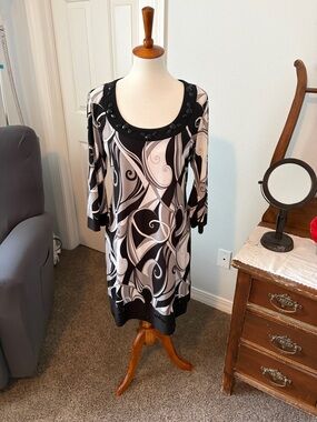 Blu Sage Black and White Swirl Print 3/4 Sleeve Dress
